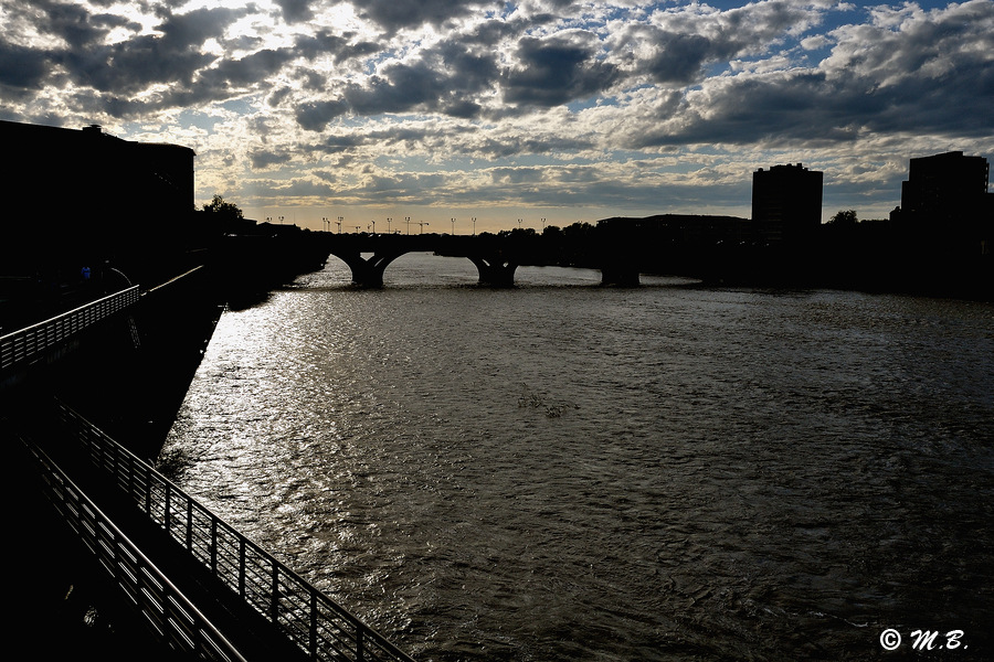 Contre jour sur la Garonne